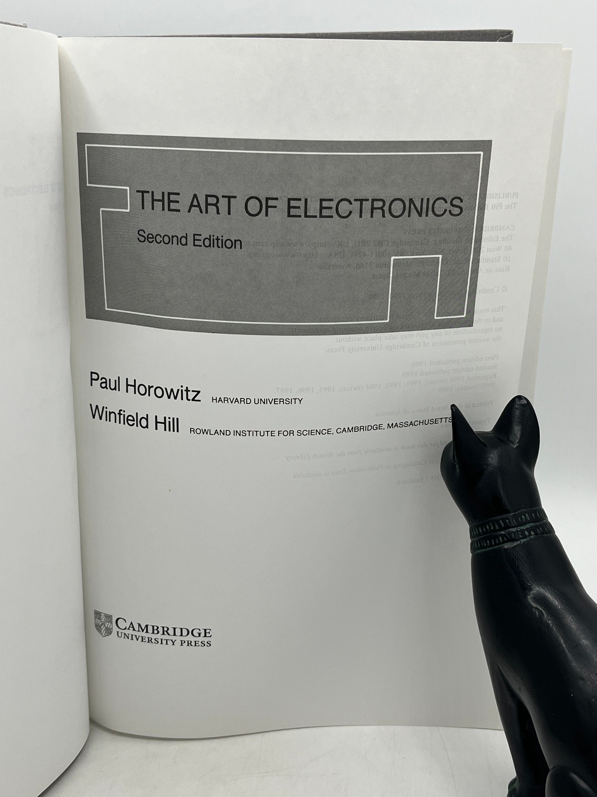 The Art of Electronics 2nd Edition HB + Student Manual PB – Horowitz & Hill 1989