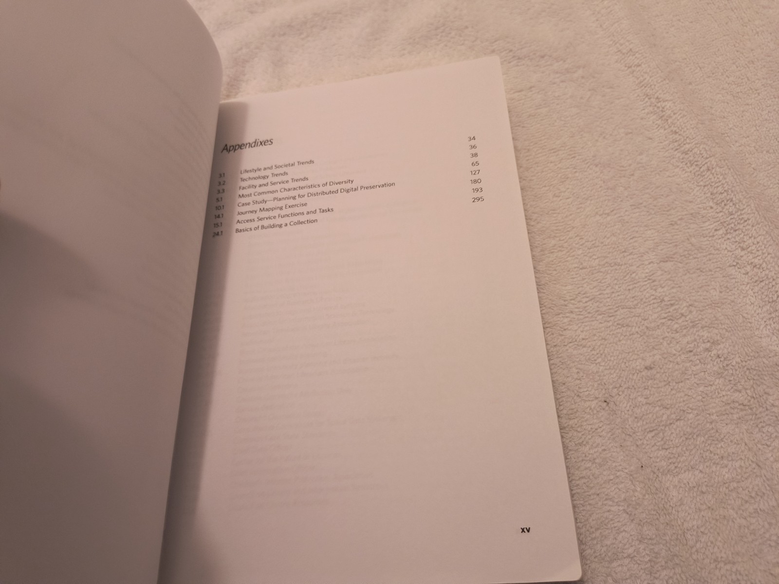 Information Services Today An Introduction Second Edition Sandra Hirsh Business