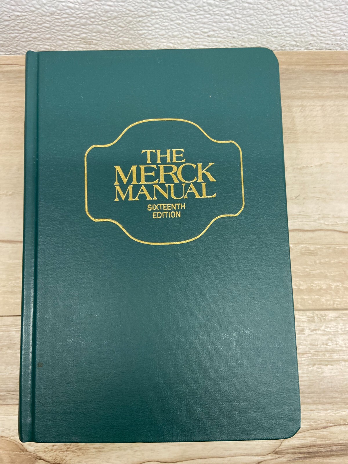 Vtg 1992 The Merck Manual Of Diagnosis And Therapy Hardcover 16th Edition