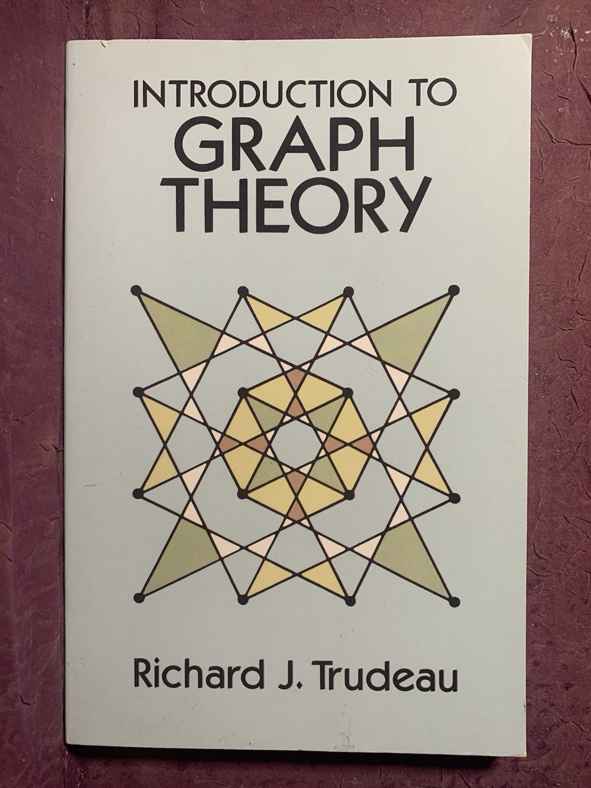 Introduction to Graph Theory (Dover Books on Mathematics)