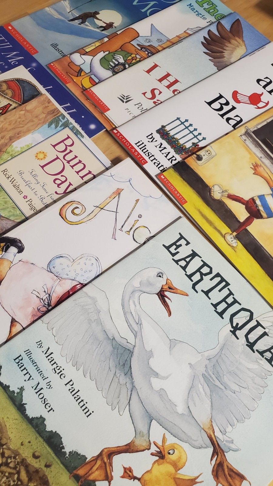 SCHOLASTIC Kids’ Booklets Elementary Grade School Lot Of 22