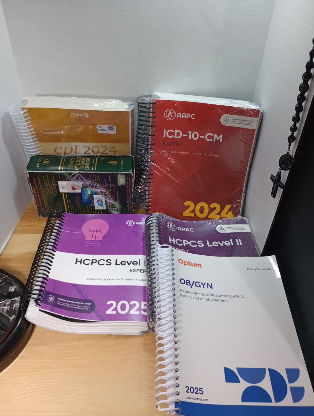 AAPC BUNDLE ICD 10-CM Expert 2024 CPT 2024 HCPCS Level II -24 OBGYN Coding Books