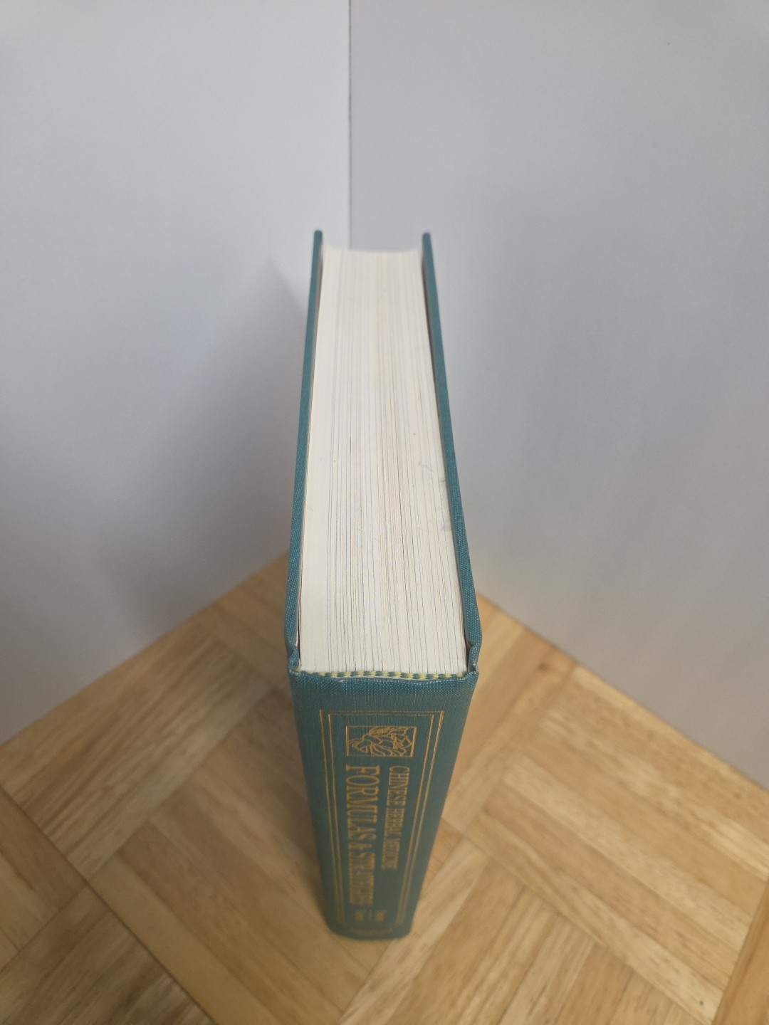 Chinese Herbal Medicine: Formulas & Strategies by Dan Bensky Hardcover w/DJ