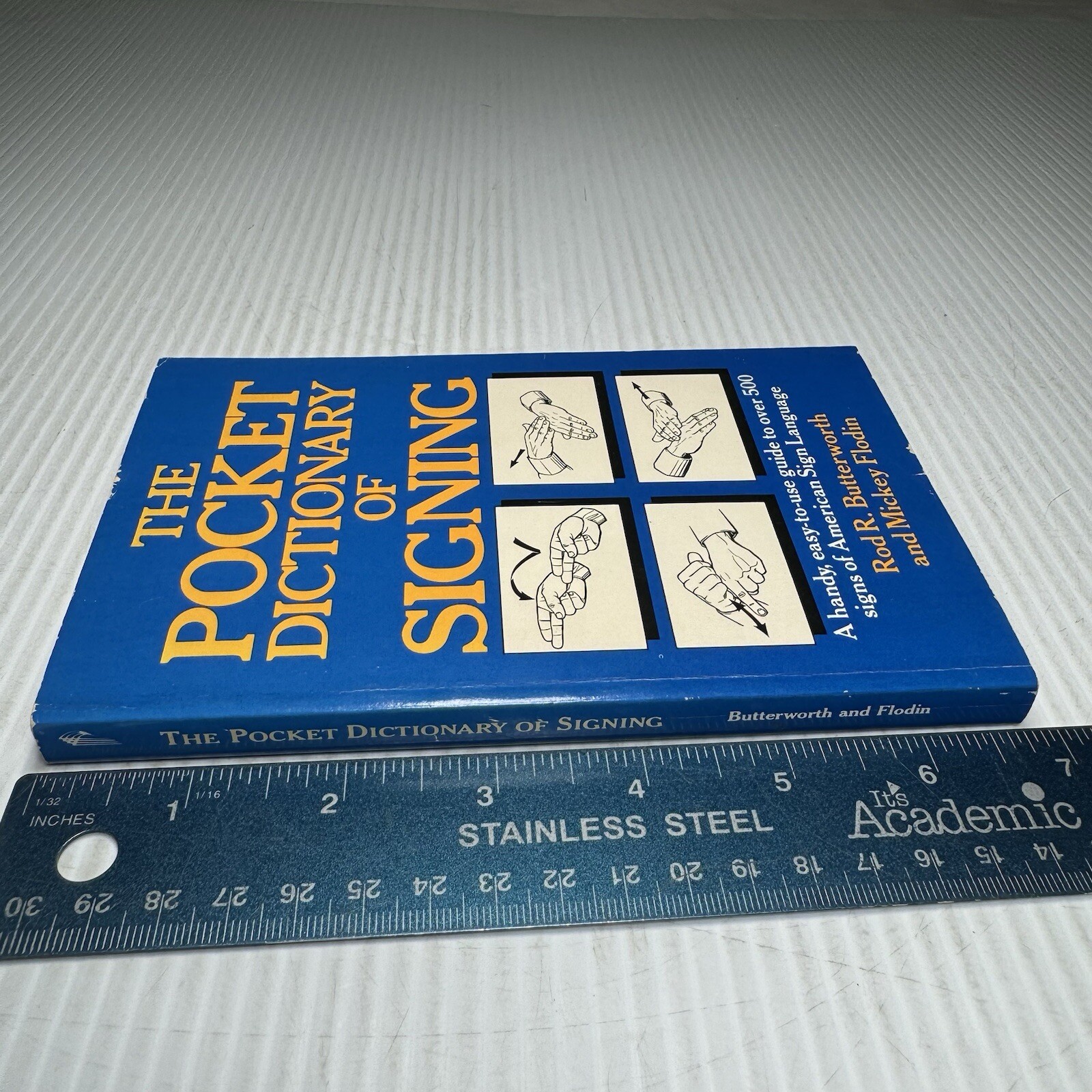 The Pocket Dictionary of Signing Mickey Flodin Rod R. Butterworth 1992 Paperback
