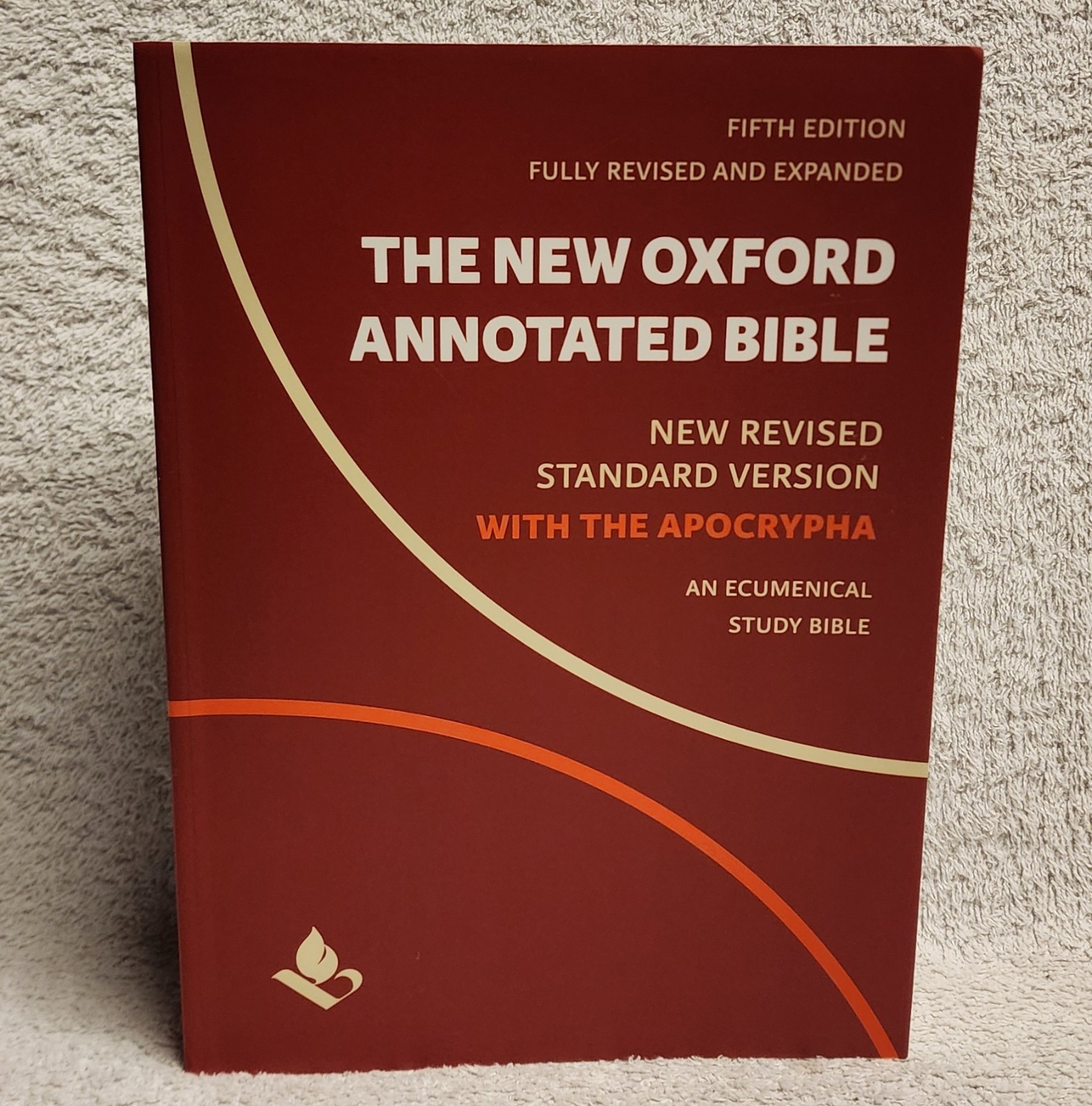 The New Oxford Annotated Bible with Apocrypha NRSV Paperback 5th Edition PB