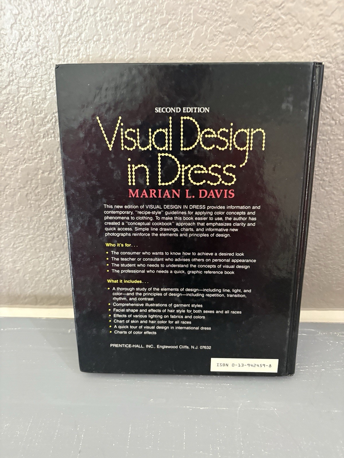 Visual Design in Dress, Davis, Marian L. 1987 Vintage Fashion Hardback