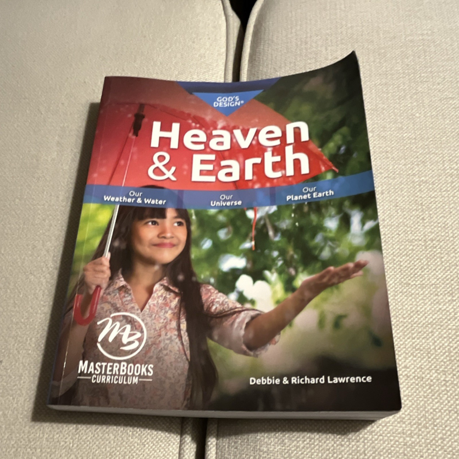 Master Books God’s Design Heaven & Earth Textbook Middle School PB Science