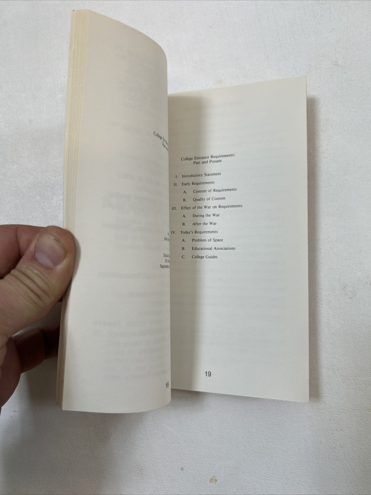 Fundamentals of the Research Paper – William Leahy (Pamphlet, 1983) Kenneth Pub.