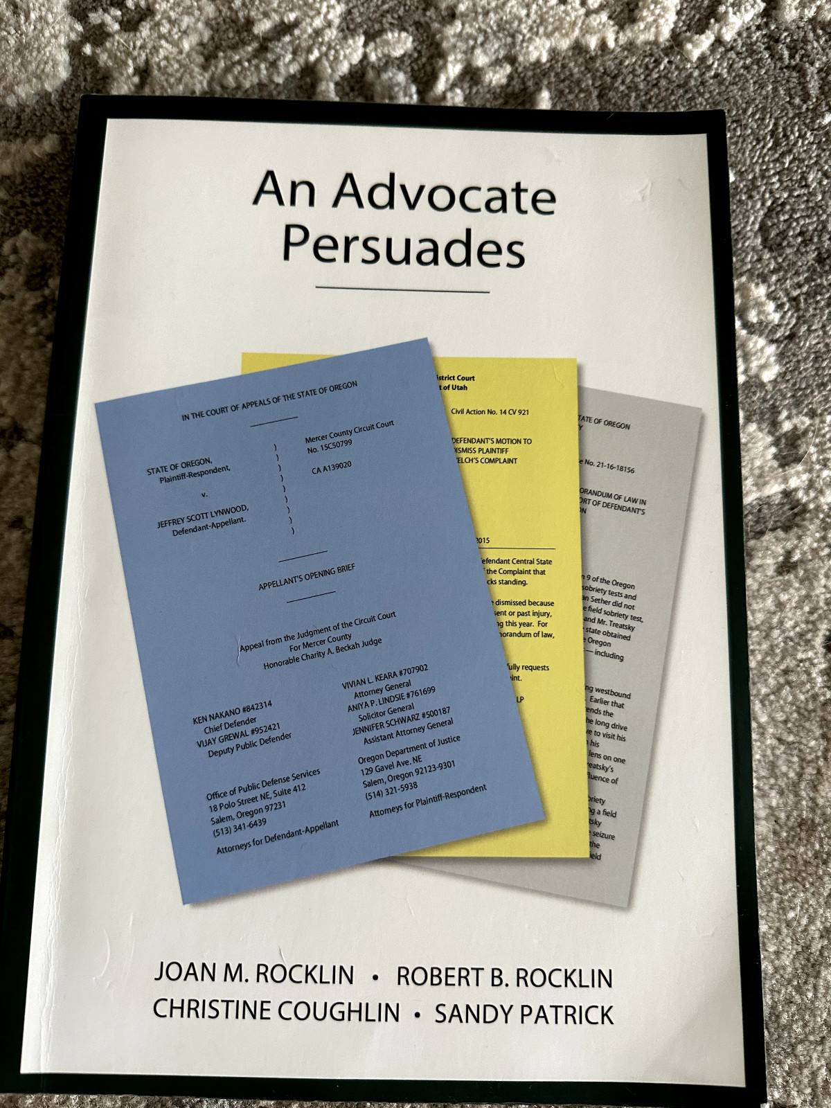 An Advocate Persuades by Robert Rocklin, Joan Rocklin, Christine Coughlin and…