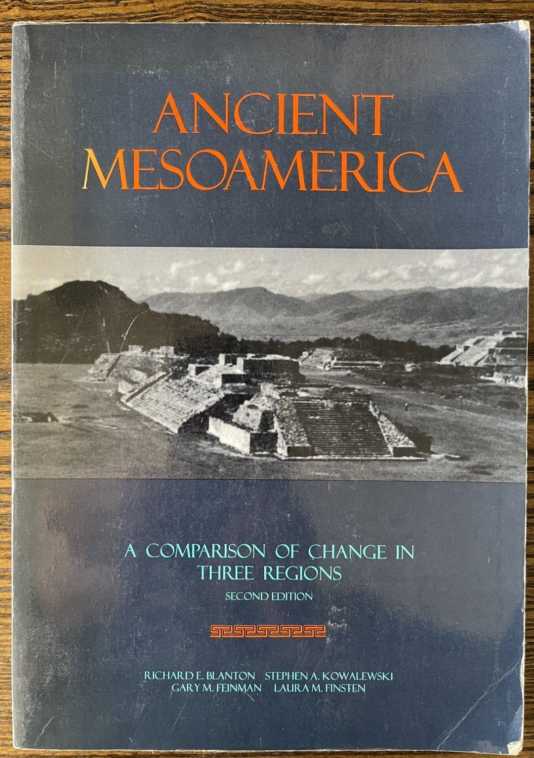Ancient Mesoamerica: A Comparison of Change in Three Regions 2nd Edition : Good