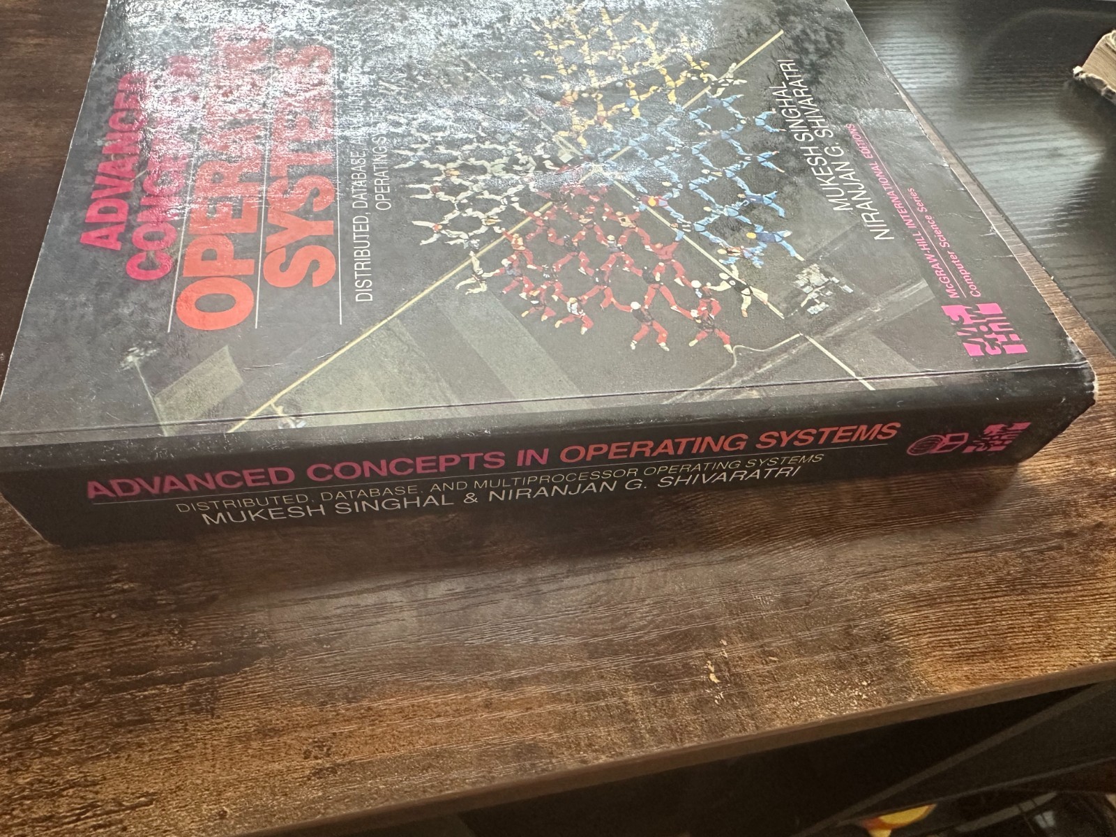 Advanced Concepts in Operating Systems Singhal Shivaratri McGraw-Hill PB