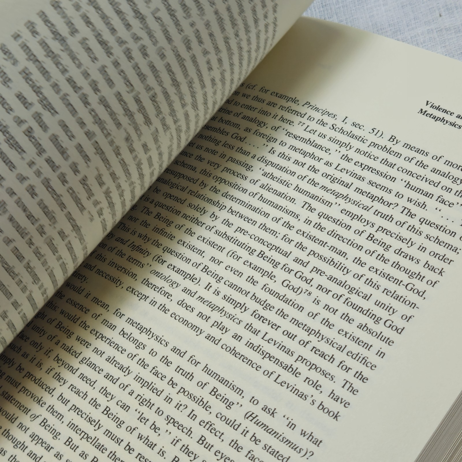 Writing and Difference Paperback Jacques. Derrida