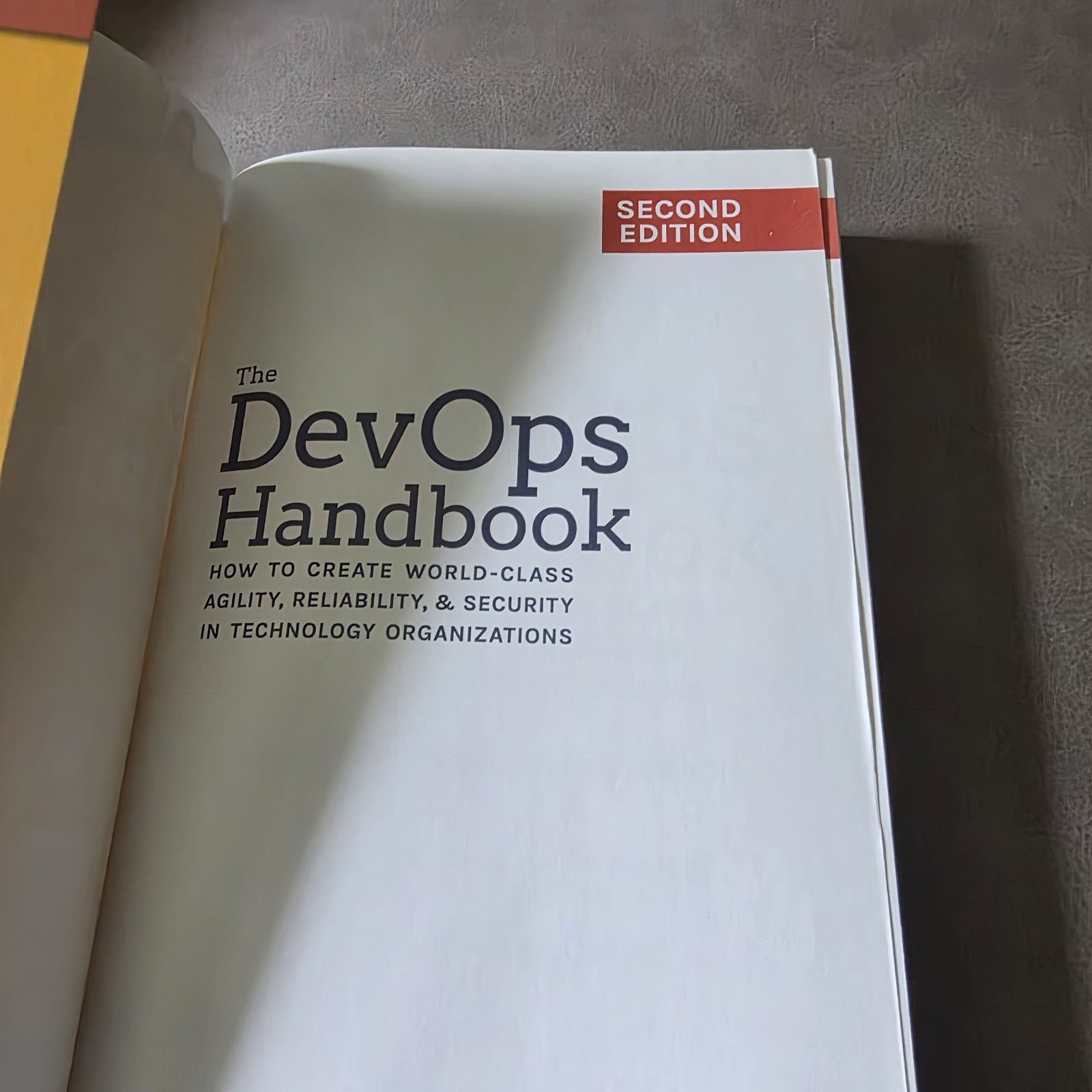 THE DEV OPS HANDBOOK, GENE KIM, TRADE PAPERBACK, 2021,
