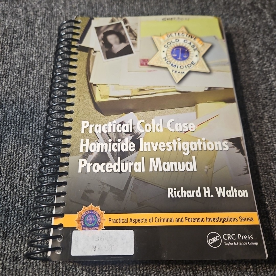 Practical Cold Case Homicide Investigations Procedural Manual, Paperback