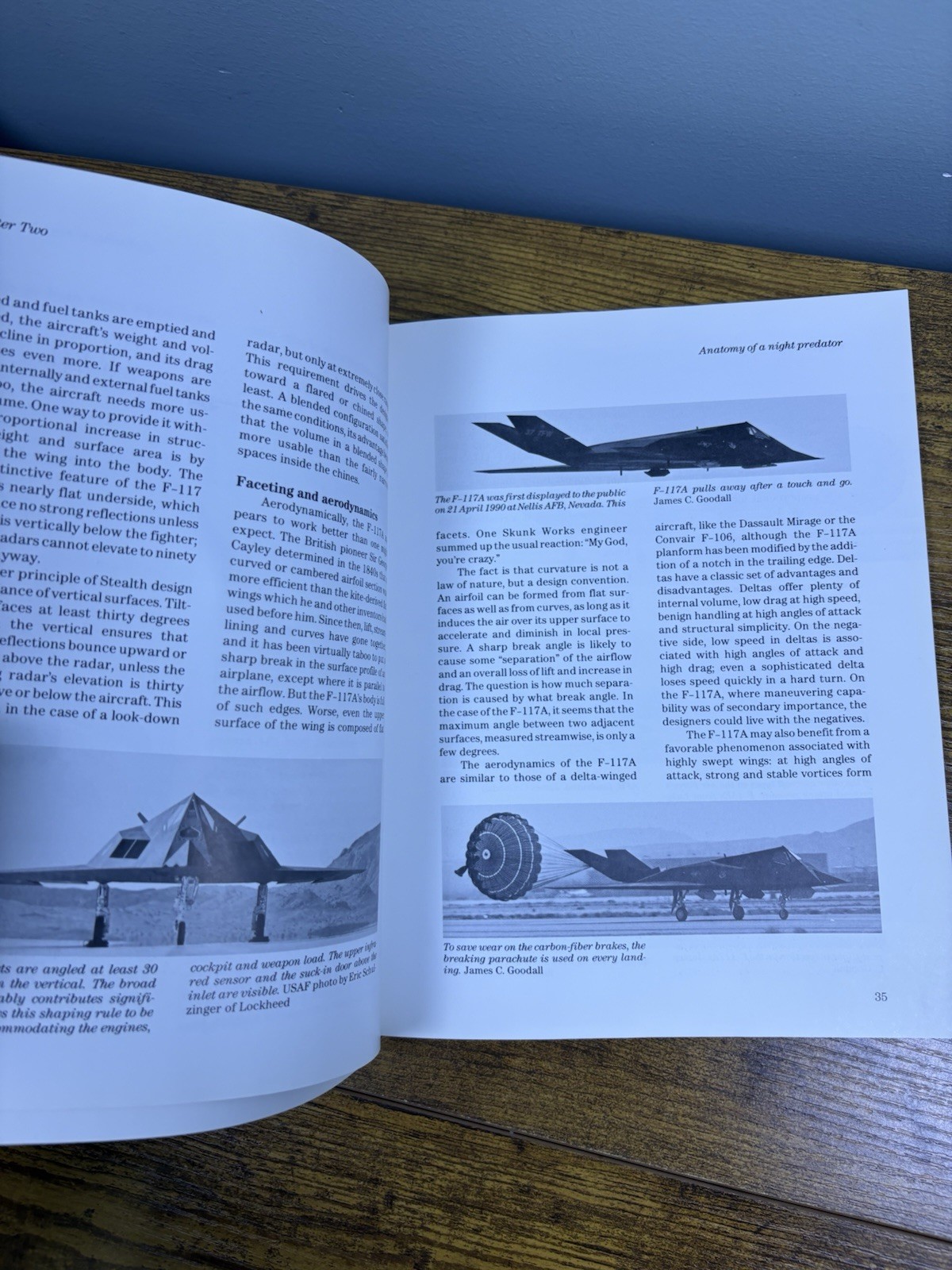 Lockheed F-117A Operation & Deployment Bill Sweetman 1990 Motorbooks