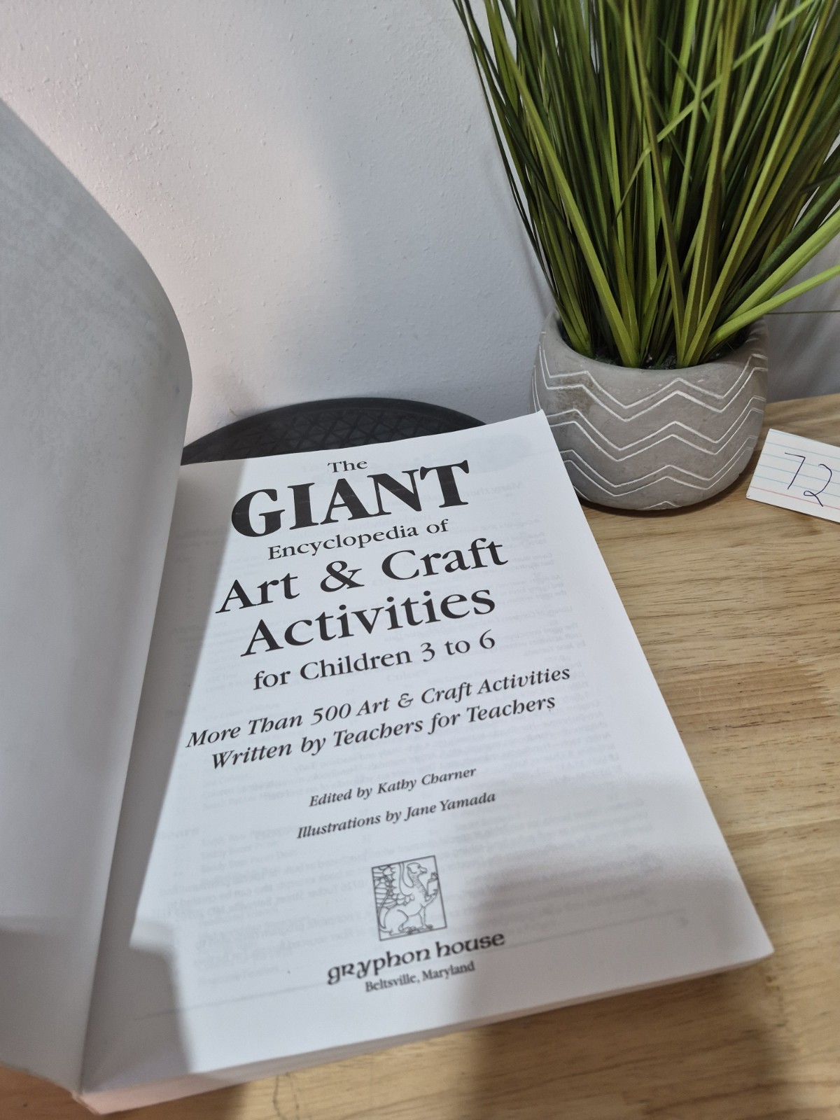 The Giant Encyclopedia of Arts & Craft Activities: Over 500 Art and Craft