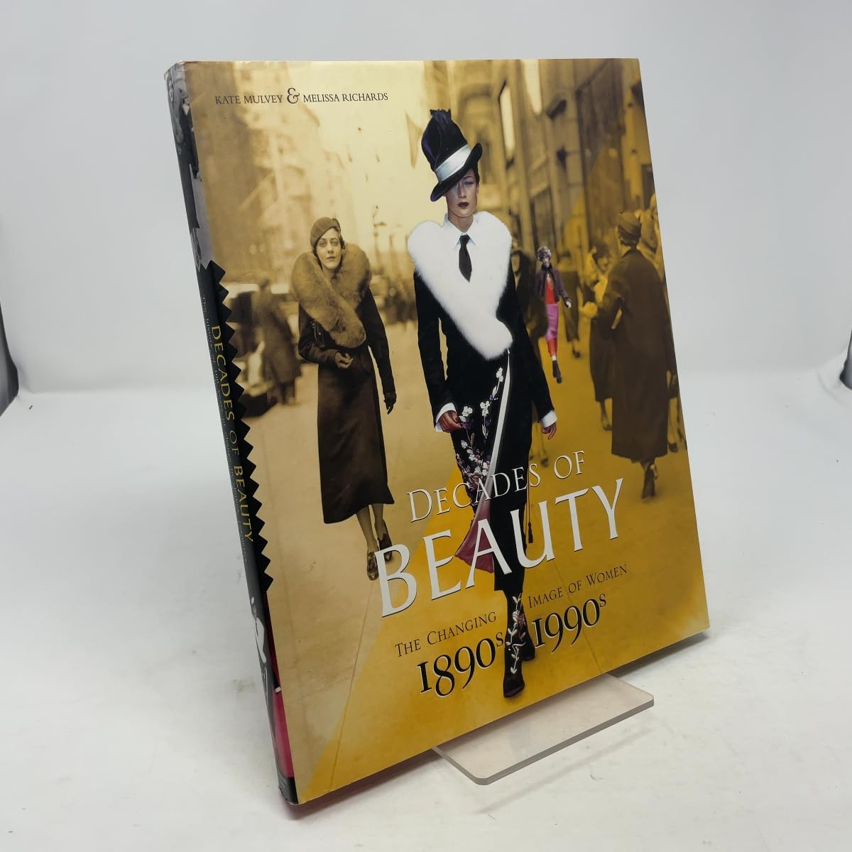 Decades of Beauty: The Changing Image of Women 1890s 1990s