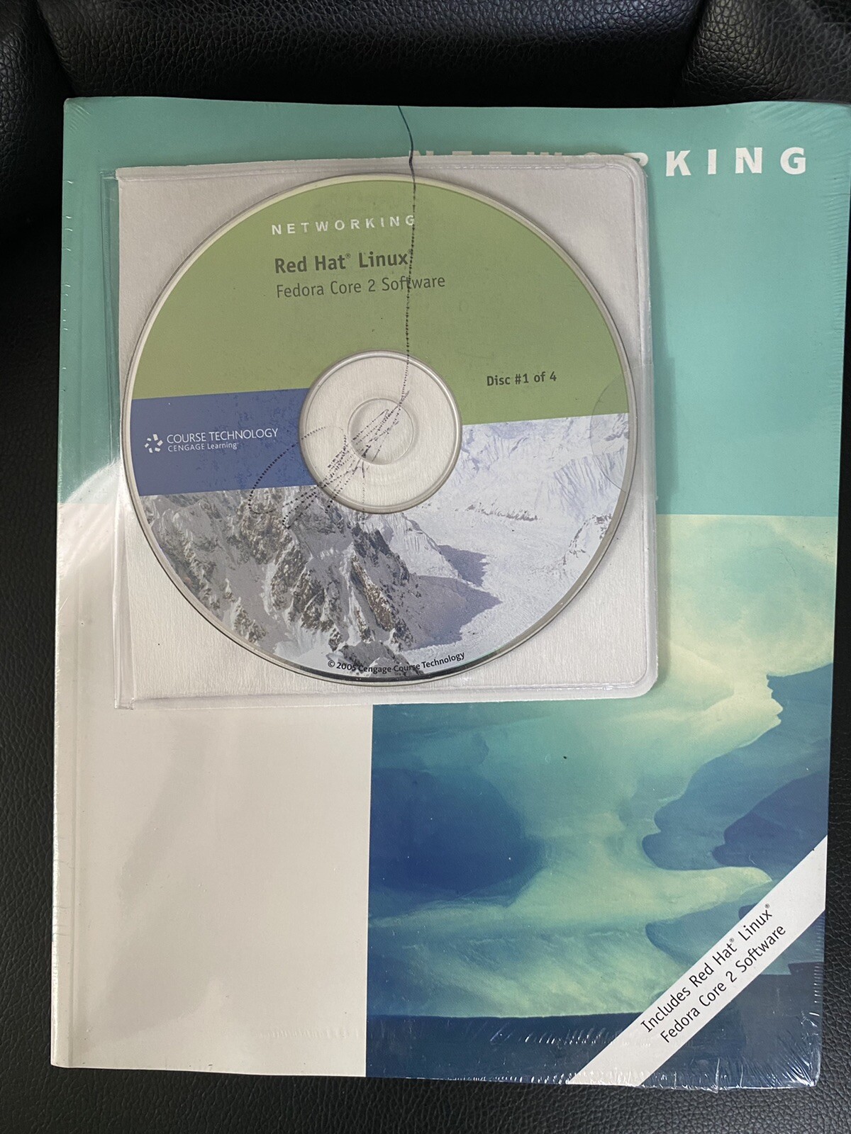 The Complete Guide to Linux System Administration [Networking] Help Desk & HTML