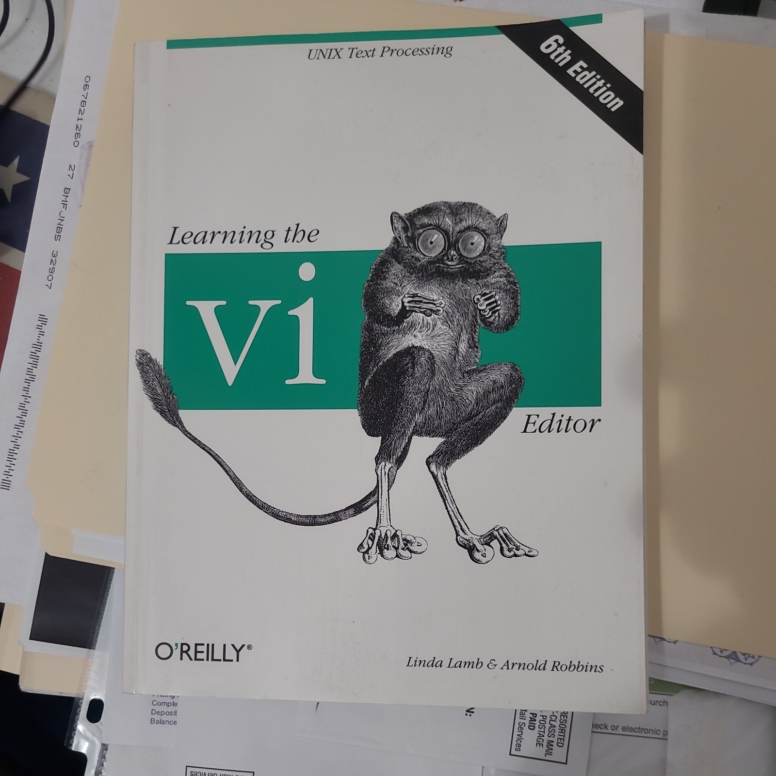 Nutshell Handbooks Ser.: Learning the Vi Editor by Linda Lamb and Arnold Robbins