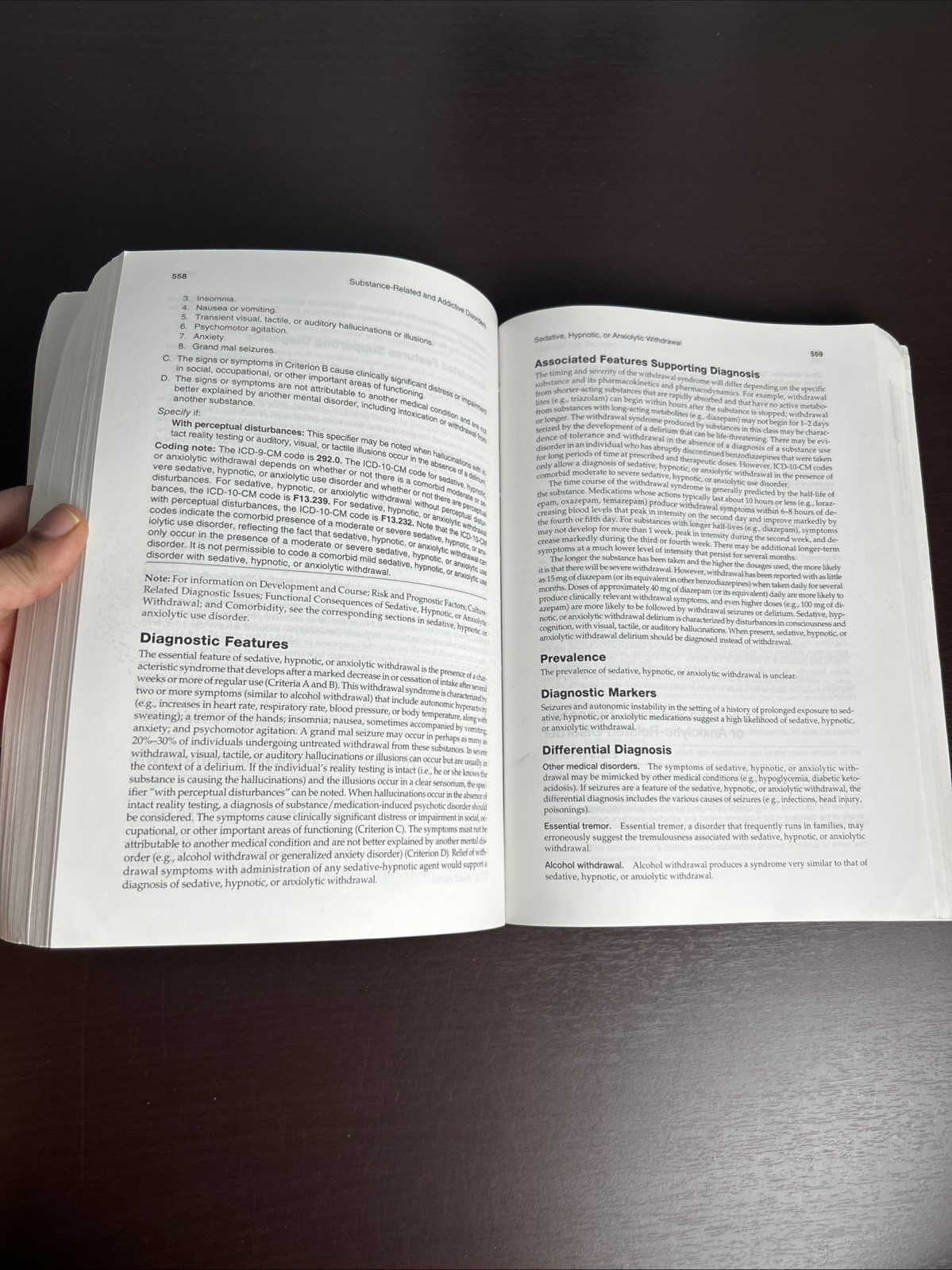 Diagnostic and Statistical Manual of Mental Disorders – DSM-5, Paperback 5th Ed.
